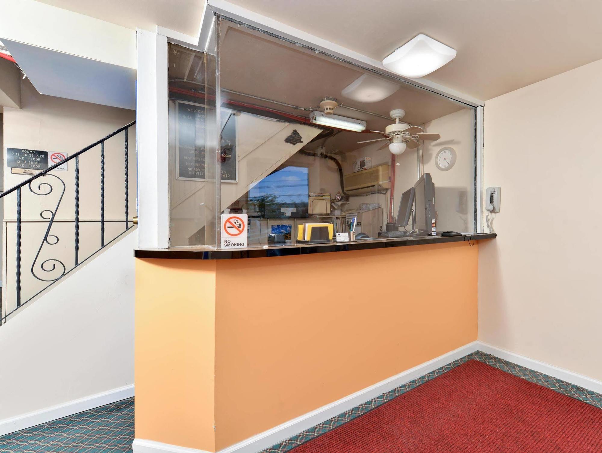 Americas Best Value Inn Media Philadelphia Екстер'єр фото